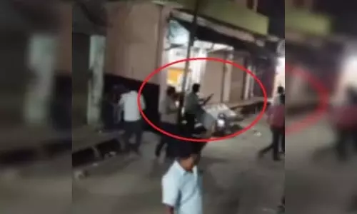 दो समुदाय में झड़प, फायरिंग भी हुई, VIDEO