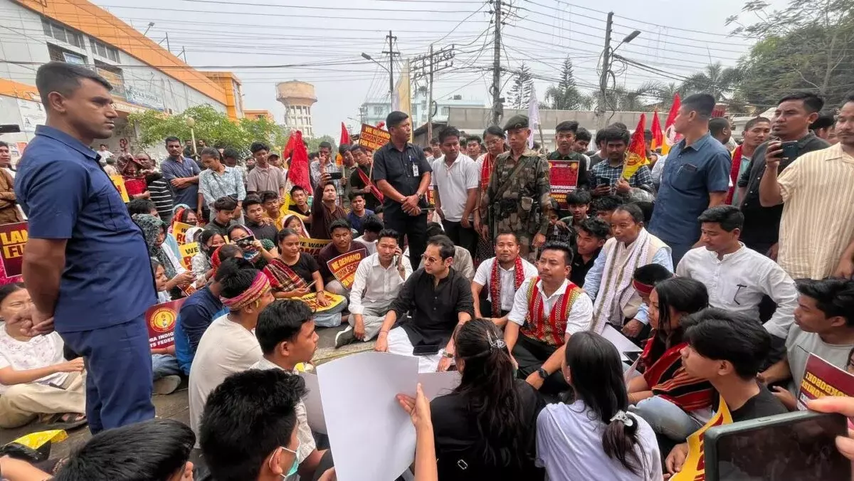 Tripura में नागरिक समाज संगठनों की हड़ताल का मिलाजुला असर, परिवहन सेवाएं प्रभावित Tripura में नागरिक समाज संगठनों की हड़ताल का मिलाजुला असर, परिवहन सेवाएं प्रभावित