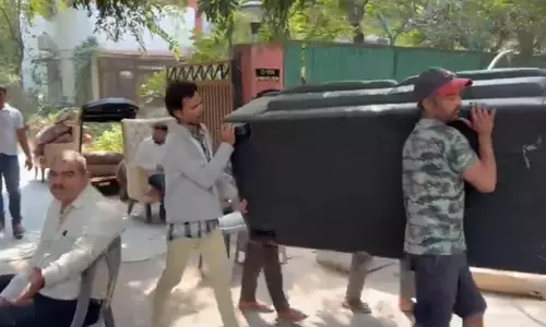 डॉ. उदित राज को बंगला खाली कराया गया, वीडियो