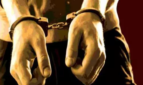 Kolkata पुलिस ने यातायात उल्लंघन के लिए 132 लोगों को हिरासत में लिया