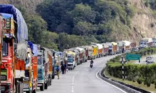 Jammu: हाईवे यातायात के लिए खुला, भारी वाहन करेंगे एकतरफा यात्रा
