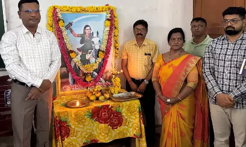 Uttara Kannada : चेन्नम्मा आत्म-सम्मान और साहस के लिए एक रोल मॉडल हैं