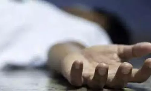 रेप पीड़िता के पिता ने किया सुसाइड, फंदे में मिली लाश रेप पीड़िता के पिता ने किया सुसाइड, फंदे में मिली लाश
