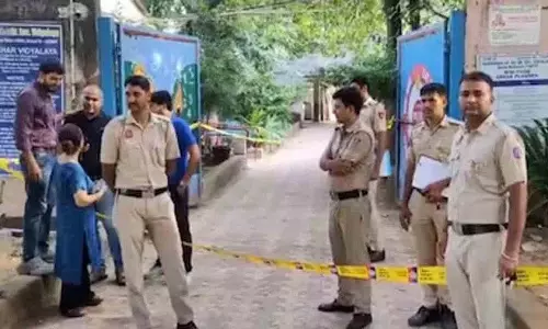 Delhi के कई स्कूलों को बम से उड़ाने की धमकी.. पुलिस अलर्ट पर