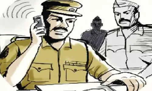 Birbhum: काली पूजा विसर्जन के दौरान झड़प, पुलिस जांच में जुटी Birbhum: काली पूजा विसर्जन के दौरान झड़प, पुलिस जांच में जुटी