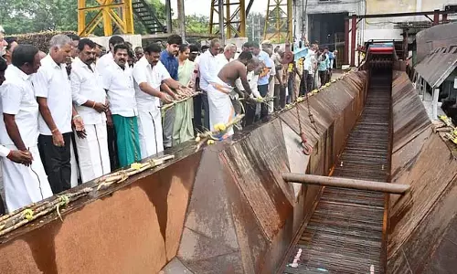 Tamil Nadu : थिरुवलंकाडु शुगर मिल में गन्ने की पिराई शुरू हो गई Tamil Nadu : थिरुवलंकाडु शुगर मिल में गन्ने की पिराई शुरू हो गई