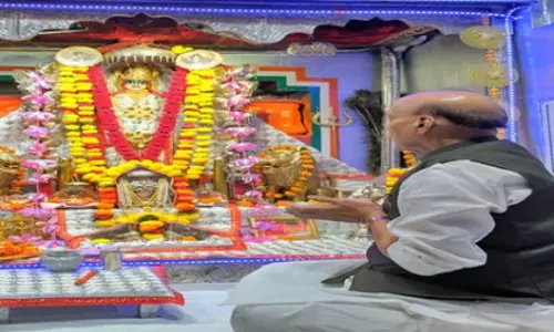 Rajnath Singh ने भारत-पाक सीमा के पास तनोट माता मंदिर में की पूजा-अर्चना Rajnath Singh ने भारत-पाक सीमा के पास तनोट माता मंदिर में की पूजा-अर्चना