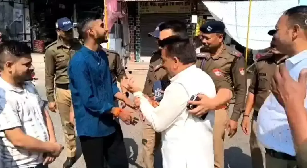 Champawat: सीएम आगमन के मद्देनज़र कांग्रेस नेताओं पर कार्रवाई Champawat: सीएम आगमन के मद्देनज़र कांग्रेस नेताओं पर कार्रवाई