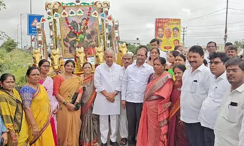 Raichur : पूरे जिले में वीर रानी की जयंती मनाई गई