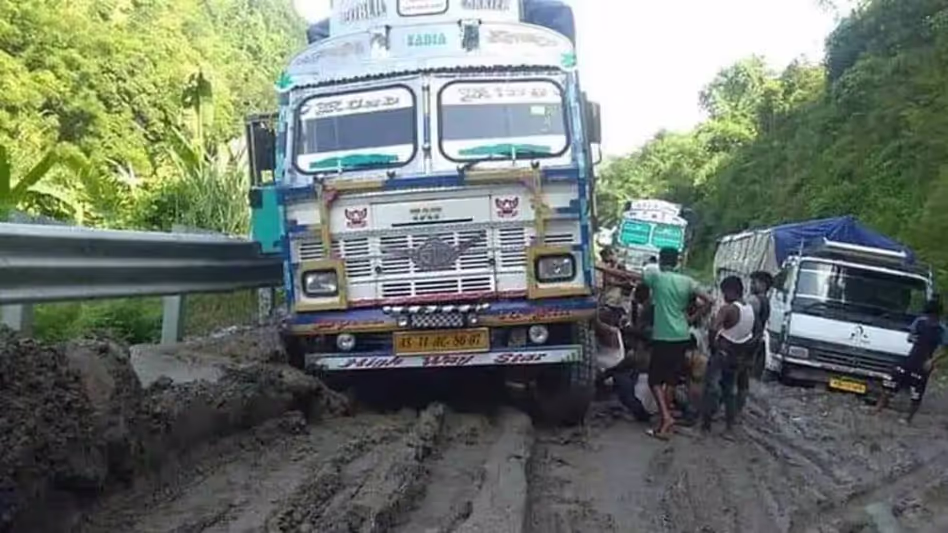 Mizoram के जीवनरेखा राजमार्ग को अवरुद्ध करने पर 24 लोग गिरफ्तार