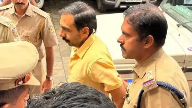 सोने की चोरी में नया मोड़; विशेष जाँच दल उन्नीकृष्णन पोट्टी को लेकर बेंगलुरु रवाना