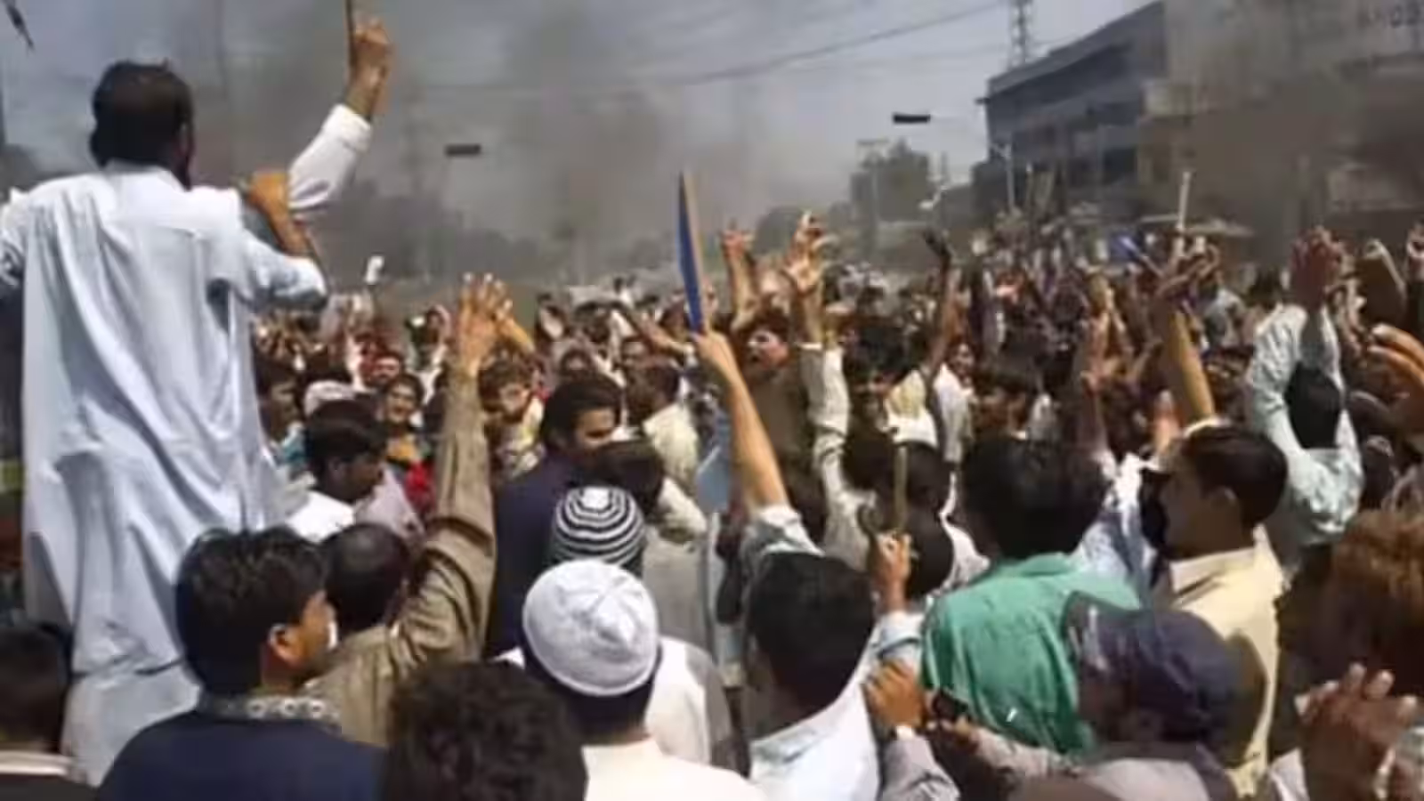 ISI बांग्लादेश में कट्टरपंथियों को समर्थन दे रहा, पाकिस्तान में दबाव में