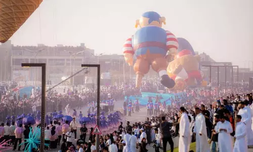 Riyadh Season ने दो हफ़्तों में ही आकर्षित किए दस लाख से ज़्यादा विज़िटर्स Riyadh Season ने दो हफ़्तों में ही आकर्षित किए दस लाख से ज़्यादा विज़िटर्स