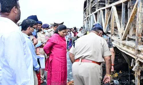 Andhra में बस अग्निकांड में 19 लोगों की मौत, जांच के लिए 16 टीमें गठित