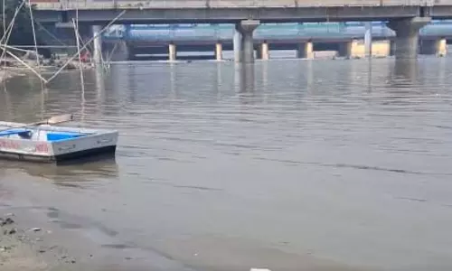 कालिंदी कुंज यमुना घाट पर छठ पूजा की तैयारियां जोरों पर कालिंदी कुंज यमुना घाट पर छठ पूजा की तैयारियां जोरों पर
