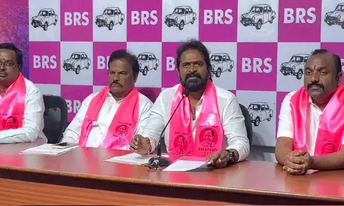 मैं जीवन भर KCR के साथ रहूंगा: श्रीनिवास गौड़ मैं जीवन भर KCR के साथ रहूंगा: श्रीनिवास गौड़
