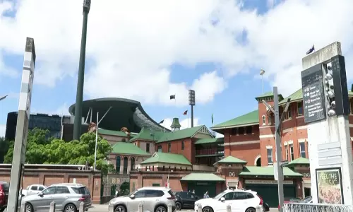 सिडनी में जोश से भरे प्रशंसक, भारत-ऑस्ट्रेलिया के तीसरे वनडे का बेसब्री से इंतजार सिडनी में जोश से भरे प्रशंसक, भारत-ऑस्ट्रेलिया के तीसरे वनडे का बेसब्री से इंतजार