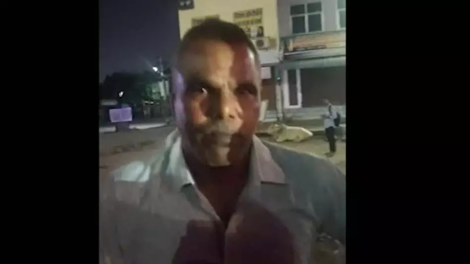 पुलिस अधिकारी वसूली में मांग रहा था 5 हजार, विरोध पर व्यापारी को बेरहमी से पीटा पुलिस अधिकारी वसूली में मांग रहा था 5 हजार, विरोध पर व्यापारी को बेरहमी से पीटा