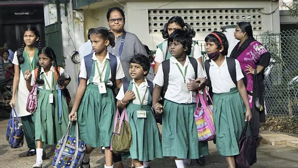 Tamil Nadu : चेन्नई में आज स्कूल फिर से खुलेंगे Tamil Nadu : चेन्नई में आज स्कूल फिर से खुलेंगे
