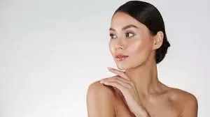 Beauty Tips: ग्लोइंग स्किन के लिए कितने घंटे सोना चाहिए, आयुर्वेद से जानें सही टाइम Beauty Tips: ग्लोइंग स्किन के लिए कितने घंटे सोना चाहिए, आयुर्वेद से जानें सही टाइम