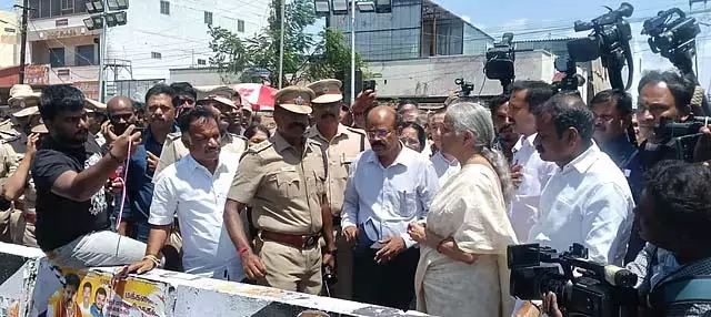 करूर भगदड़ के पीड़ितों को: केंद्र सरकार की ओर से बैंक अकाउंट में 2 लाख करूर भगदड़ के पीड़ितों को: केंद्र सरकार की ओर से बैंक अकाउंट में 2 लाख