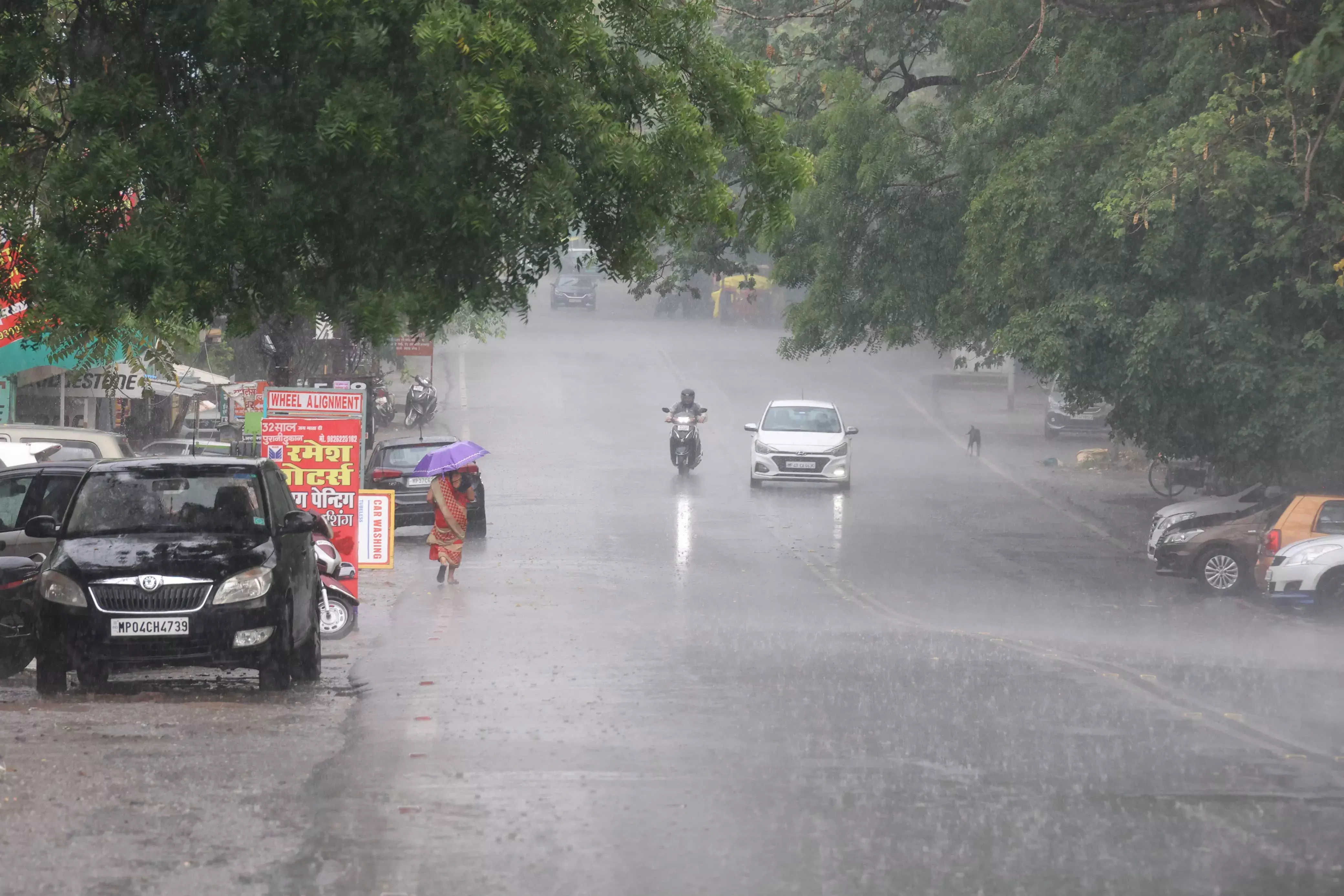 Bhopal: प्रदेश के आधे हिस्सों में आंधी-बारिश का अलर्ट, मौसम बदलेगा चार दिन Bhopal: प्रदेश के आधे हिस्सों में आंधी-बारिश का अलर्ट, मौसम बदलेगा चार दिन
