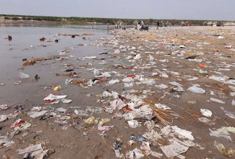 Bareilly: घाट पर गंदगी के ढेर, कार्तिक मेला तैयारी में अफसरों ने किया निरीक्षण Bareilly: घाट पर गंदगी के ढेर, कार्तिक मेला तैयारी में अफसरों ने किया निरीक्षण