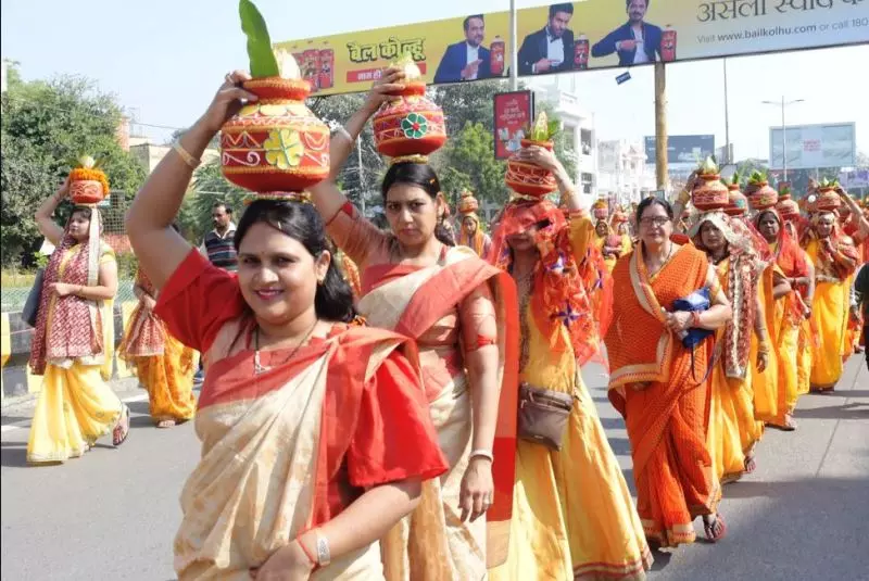 Bareilly: आंवला में भागवत कथा का उद्घाटन, कलश यात्रा निकाली गई Bareilly: आंवला में भागवत कथा का उद्घाटन, कलश यात्रा निकाली गई