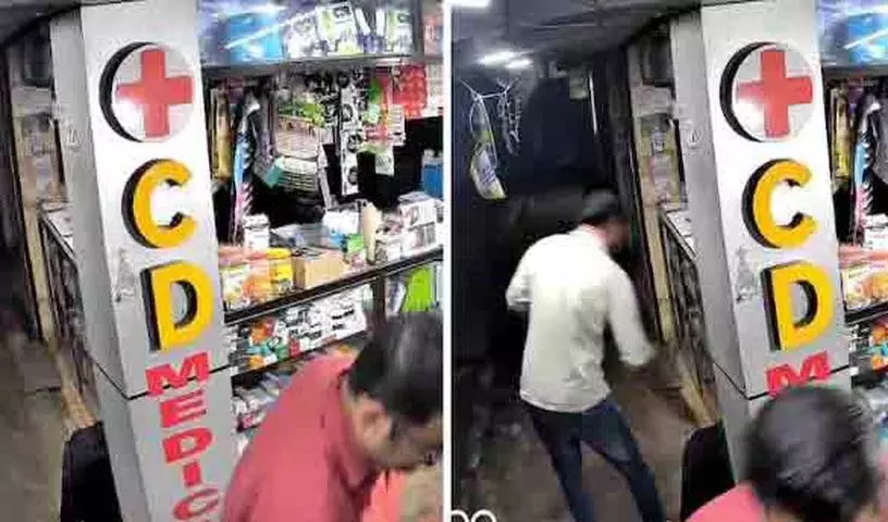 Kerala: चाय ब्रेक के दौरान चोर ने चुराया 75 लाख रुपये का कैश बैग Kerala: चाय ब्रेक के दौरान चोर ने चुराया 75 लाख रुपये का कैश बैग