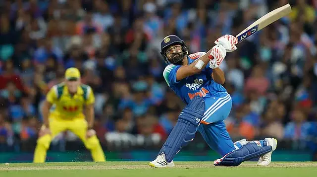 Rohit शर्मा ने इंटरनेशनल क्रिकेट में अपना 50वां शतक बनाया Rohit शर्मा ने इंटरनेशनल क्रिकेट में अपना 50वां शतक बनाया