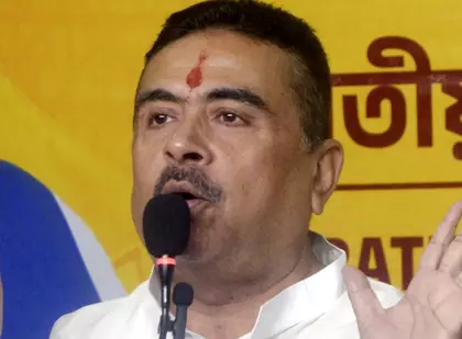 बंगाल में BLO सूची में तृणमूल पदाधिकारियों के नाम शामिल, विपक्ष ने जताई चिंता बंगाल में BLO सूची में तृणमूल पदाधिकारियों के नाम शामिल, विपक्ष ने जताई चिंता
