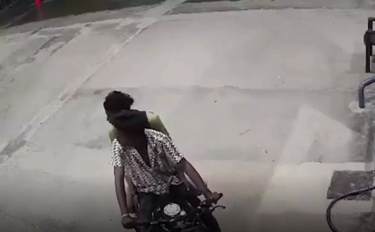 20 लोगों की मौत का मामला, हैरान करने वाला CCTV वीडियो आया सामने 20 लोगों की मौत का मामला, हैरान करने वाला CCTV वीडियो आया सामने