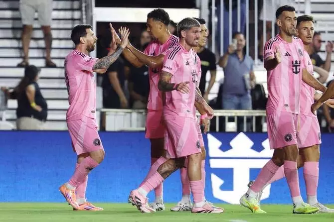 Messi के दो गोल से इंटर मियामी की 3-1 की जीत, प्लेऑफ़ सीरीज़ में बढ़त हासिल Messi के दो गोल से इंटर मियामी की 3-1 की जीत, प्लेऑफ़ सीरीज़ में बढ़त हासिल
