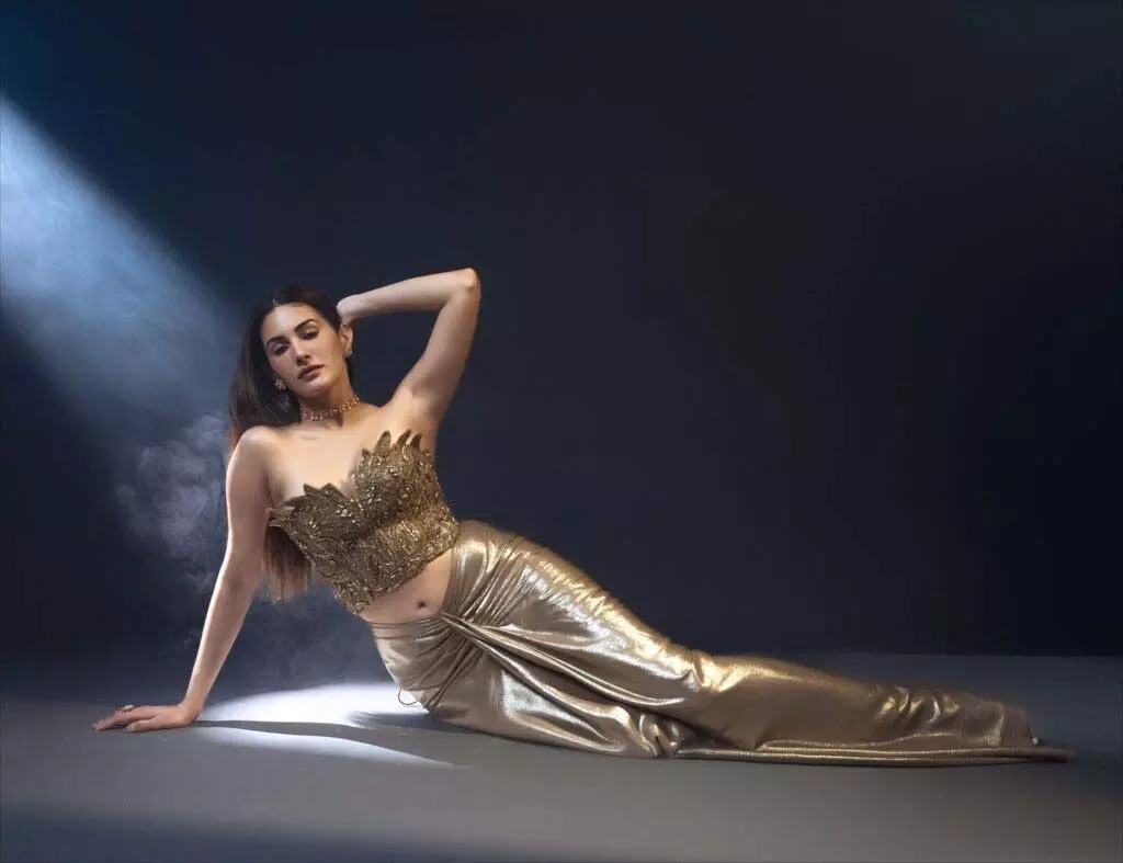 Amyra Dastur ने इंस्टाग्राम पर जलाया ग्लैमर का तड़का, स्टूडियो लाइट्स भी फीकी पड़ीं Amyra Dastur ने इंस्टाग्राम पर जलाया ग्लैमर का तड़का, स्टूडियो लाइट्स भी फीकी पड़ीं