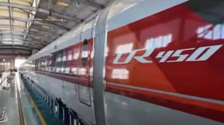 China की CR450 ने स्पीड रिकॉर्ड तोड़ा, बुलेट ट्रेन 896 किमी/घंटा की रफ्तार पर पहुंची China की CR450 ने स्पीड रिकॉर्ड तोड़ा, बुलेट ट्रेन 896 किमी/घंटा की रफ्तार पर पहुंची