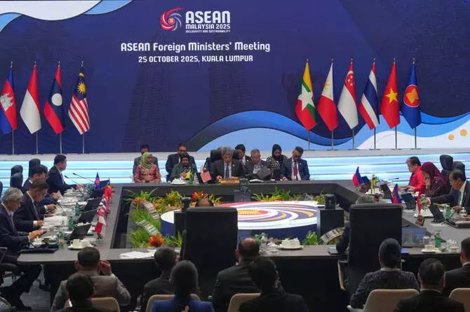 Malaysia का चेतावनी: बढ़ती वैश्विक तनावों से आसियान की तटस्थता पर असर Malaysia का चेतावनी: बढ़ती वैश्विक तनावों से आसियान की तटस्थता पर असर