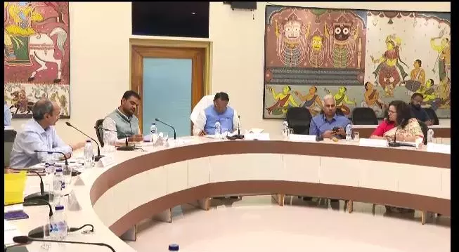 HLCA ने प्रमुख क्षेत्रों में 1.41 लाख करोड़ रुपये के निवेश को दी मंजूरी HLCA ने प्रमुख क्षेत्रों में 1.41 लाख करोड़ रुपये के निवेश को दी मंजूरी