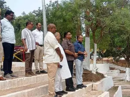 कलेक्टर-एसपी ने छठ घाटों का किया निरीक्षण कलेक्टर-एसपी ने छठ घाटों का किया निरीक्षण