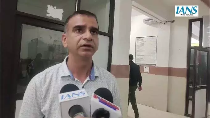 पूंछ में पुलिस वाहन पलटा, 4 अधिकारी घायल पूंछ में पुलिस वाहन पलटा, 4 अधिकारी घायल
