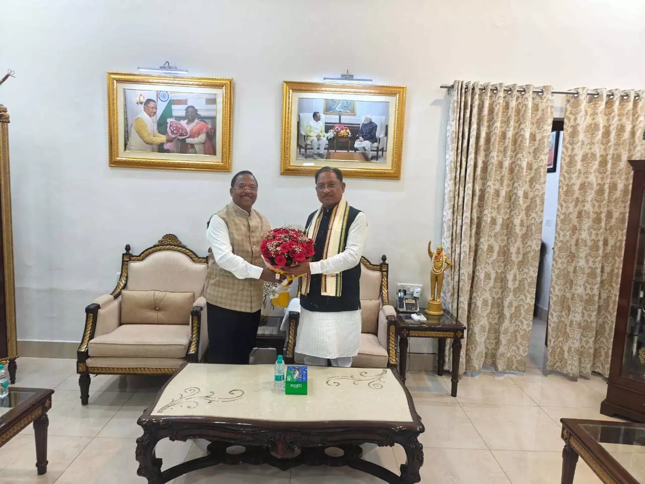 कृषिमंत्री राम विचार नेताम ने CM साय से की छठ पूजा की शुभकामनाओं की सौजन्य भेंट कृषिमंत्री राम विचार नेताम ने CM साय से की छठ पूजा की शुभकामनाओं की सौजन्य भेंट