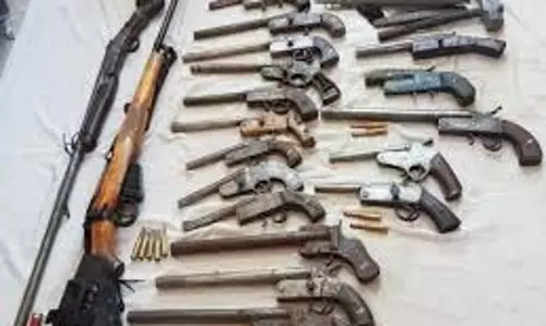 Bhind: खेत में चल रही कट्टा फैक्ट्री का भंडाफोड़