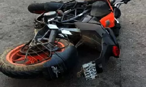रायपुर VIP चौक में KTM चालक की मौत, बस ने लिया चपेट में
