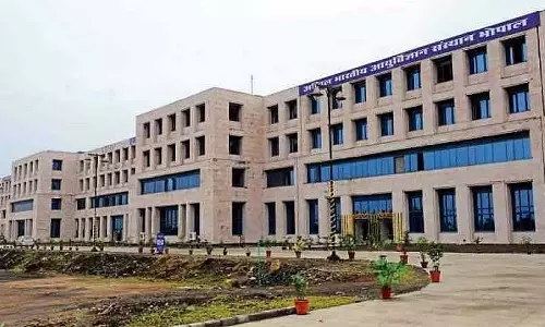 Bhopal : एम्स ने बढ़े हुए प्रोस्टेट के लिए PAE तकनीक शुरू की