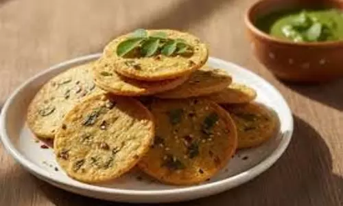 Moringa Leaves Mathri : सहजन के पत्तों से बनाएं हेल्दी और टेस्टी नमकीन मठरी Moringa Leaves Mathri : सहजन के पत्तों से बनाएं हेल्दी और टेस्टी नमकीन मठरी