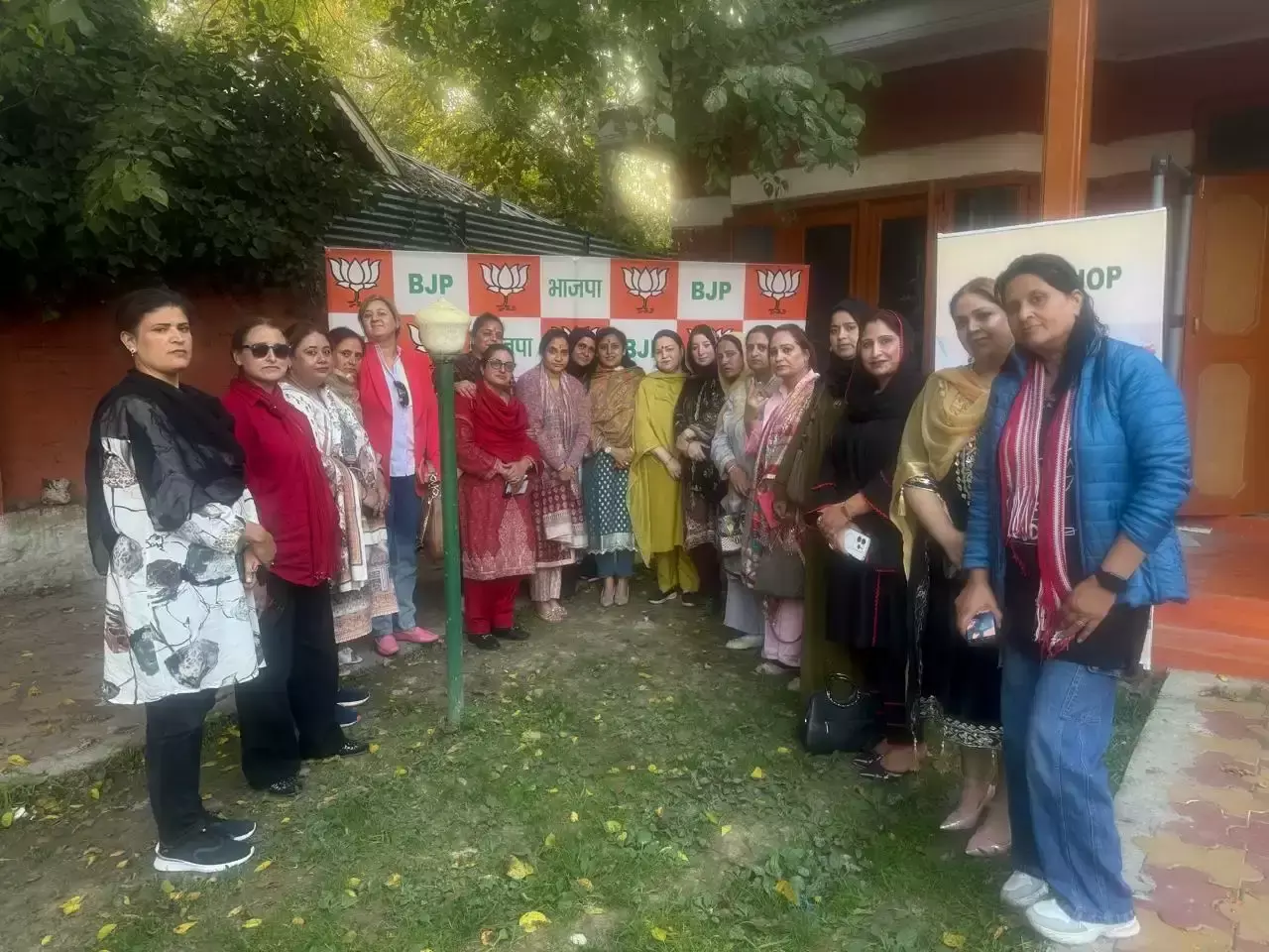 Jammu: भाजपा महिला मोर्चा की बैठक में जमीनी ढांचा सुदृढ़ करने की रणनीति बनी Jammu: भाजपा महिला मोर्चा की बैठक में जमीनी ढांचा सुदृढ़ करने की रणनीति बनी