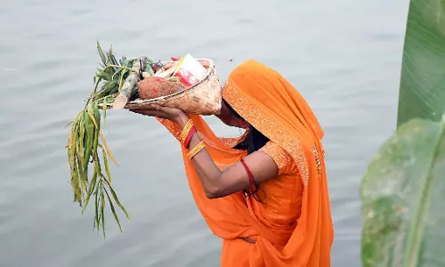 Chhath Puja 2025: जुहू बीच से गिरगांव चौपाटी तक त्योहार मनाने के लिए लोकप्रिय घाट