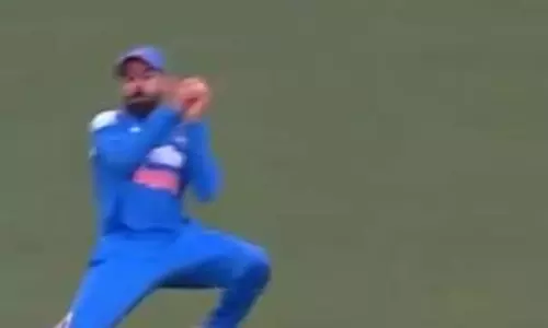 कोहली की फुर्ती देखकर फैंस झूमे, अविश्वसनीय कैच लपका कोहली की फुर्ती देखकर फैंस झूमे, अविश्वसनीय कैच लपका