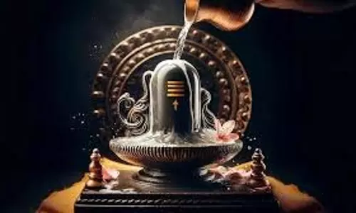 Chhath Puja 2025: छठ पूजा में शिवलिंग पर अर्पित करें ये 5 चीजें, मिलेगा आशीर्वाद