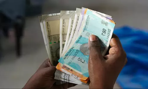 New Delhi: सरकारी कर्मचारियों के वेतन में हो सकता बदलाव, नवंबर में घोषणा
