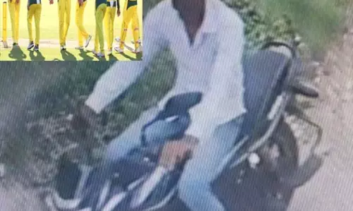 महिला खिलाड़ियों के साथ अश्लील हरकत, बाइक सवार गिरफ्तार महिला खिलाड़ियों के साथ अश्लील हरकत, बाइक सवार गिरफ्तार